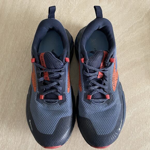 Brooks Cascadia 17 GTX Sneakers - Picture 2 of 16